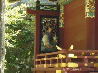 厳島神社（左側彫り物）